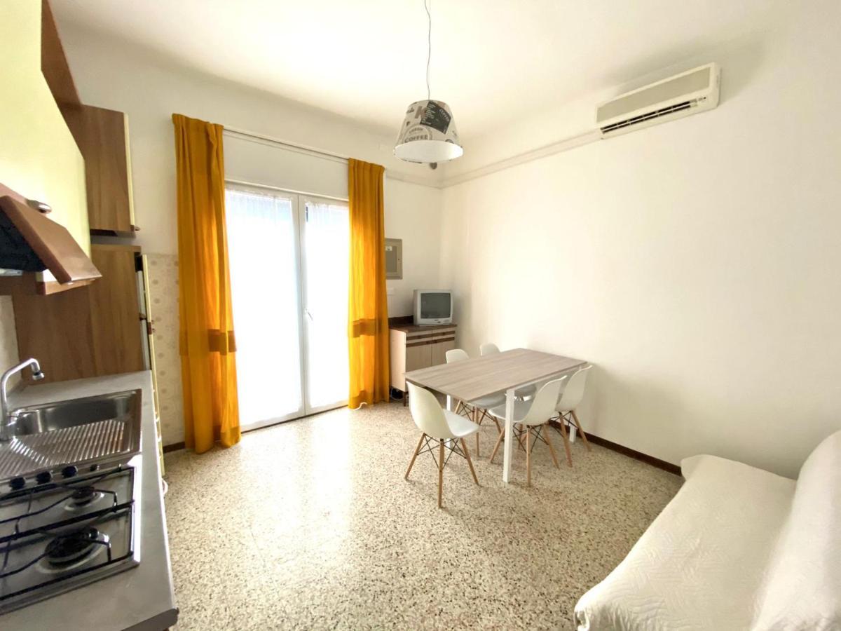 Euroresidence - Piazza Mazzini- 30 Mt Dal Mare - Immobil Relax Лидо-ди-Езоло Экстерьер фото